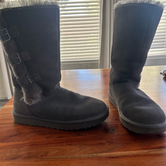 Uggs **nearly new**Klea size 10 - Picture 7 of 14